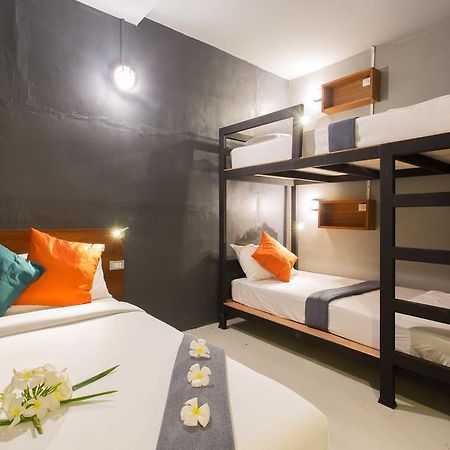 Holiday Station Hostel Krabi Luaran gambar