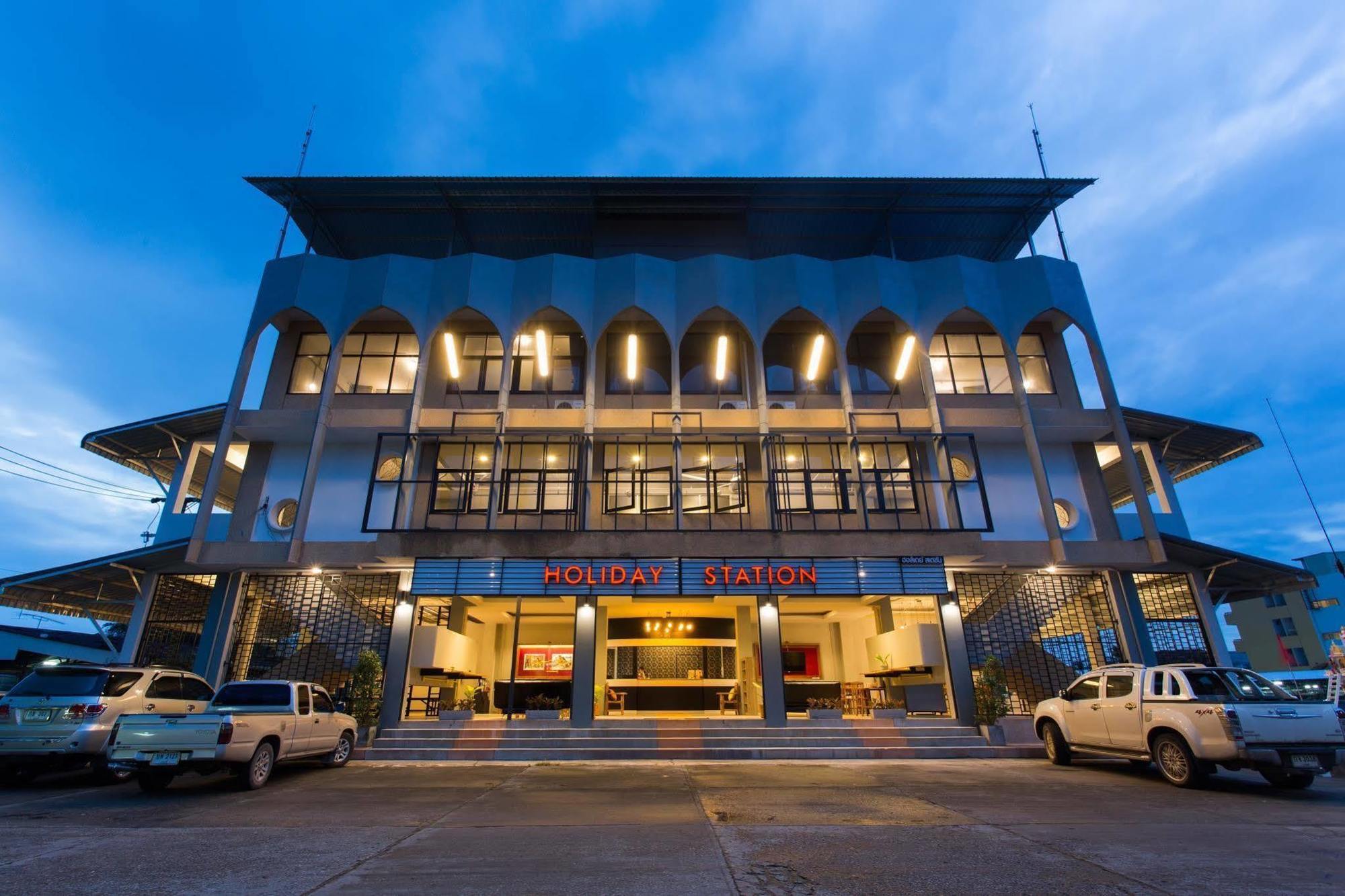 Holiday Station Hostel Krabi Luaran gambar