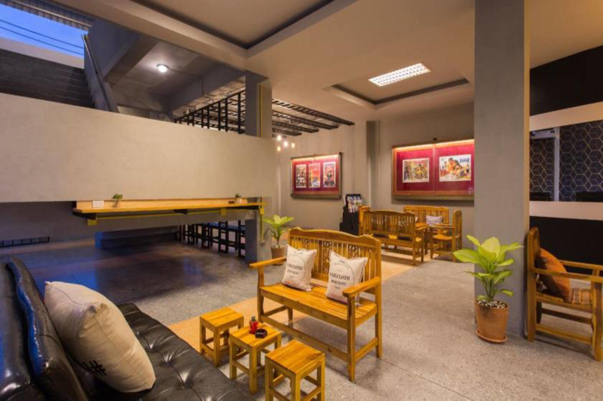 Holiday Station Hostel Krabi Luaran gambar