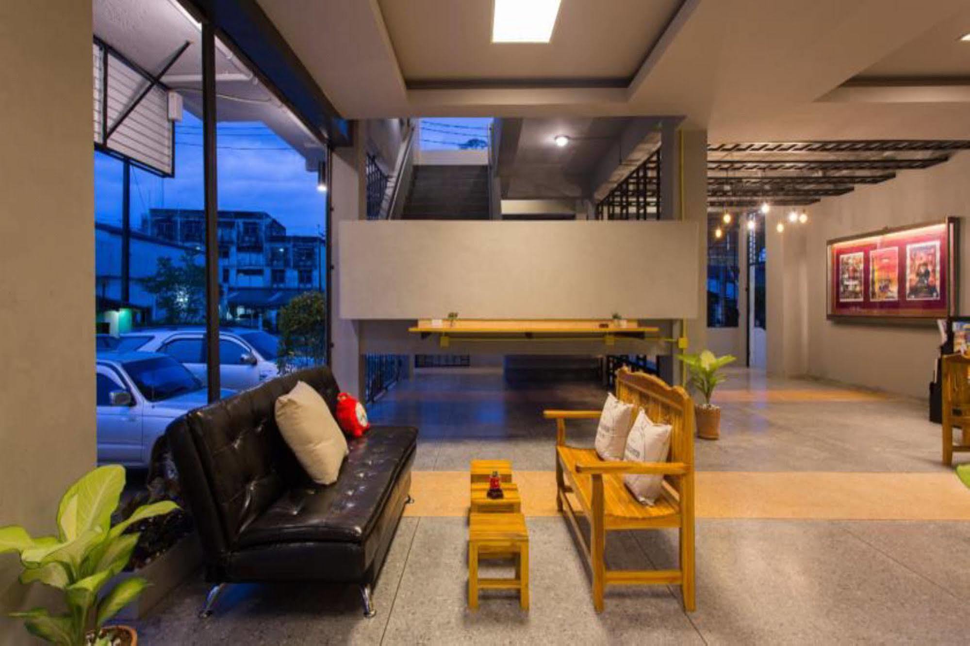 Holiday Station Hostel Krabi Luaran gambar
