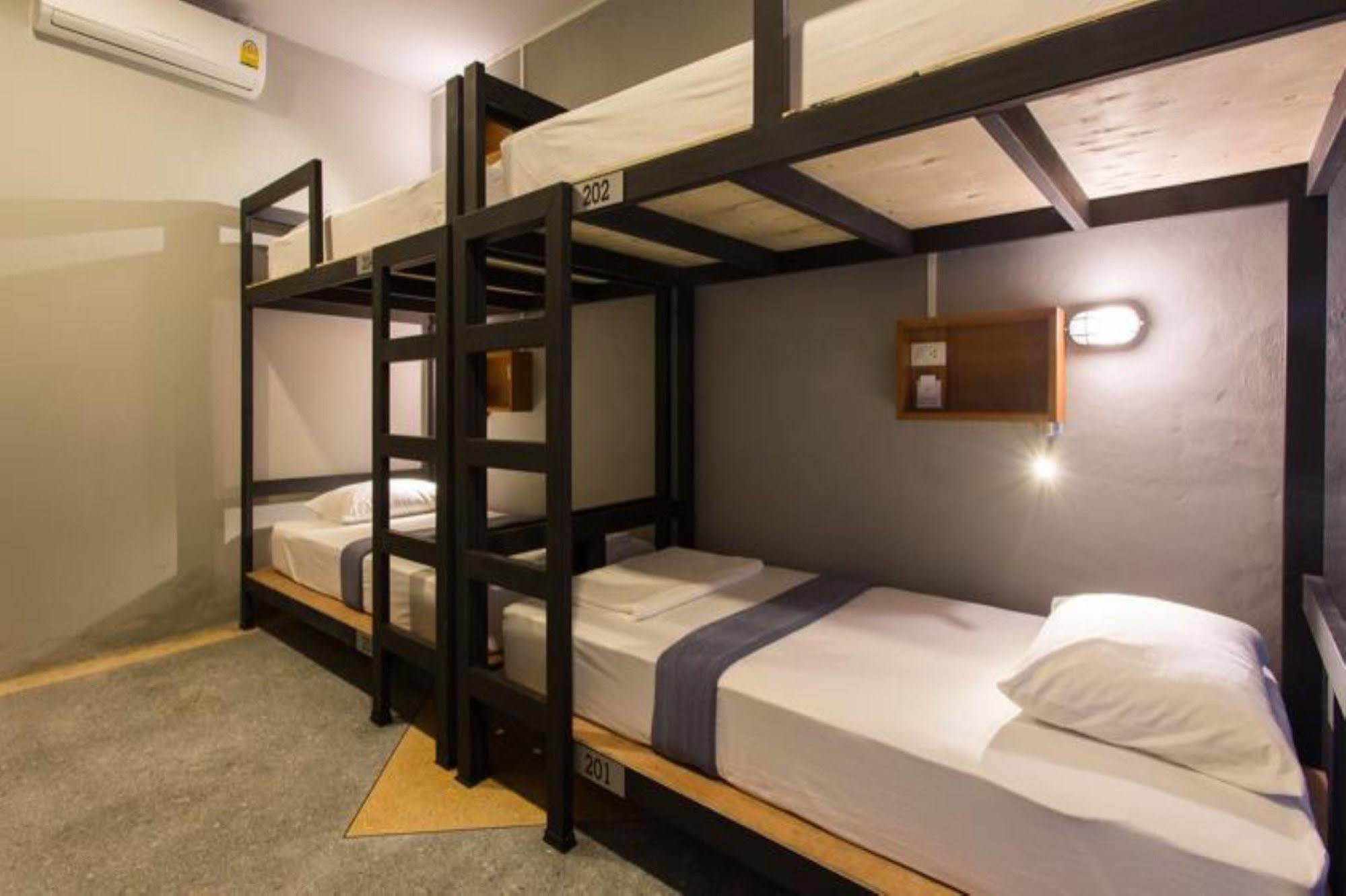 Holiday Station Hostel Krabi Luaran gambar