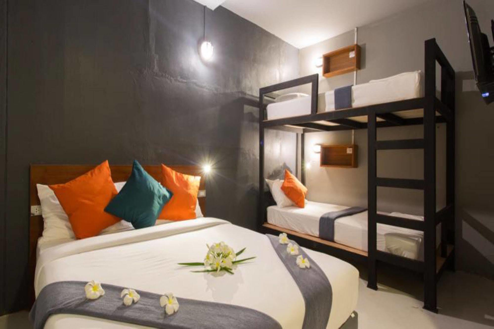Holiday Station Hostel Krabi Luaran gambar