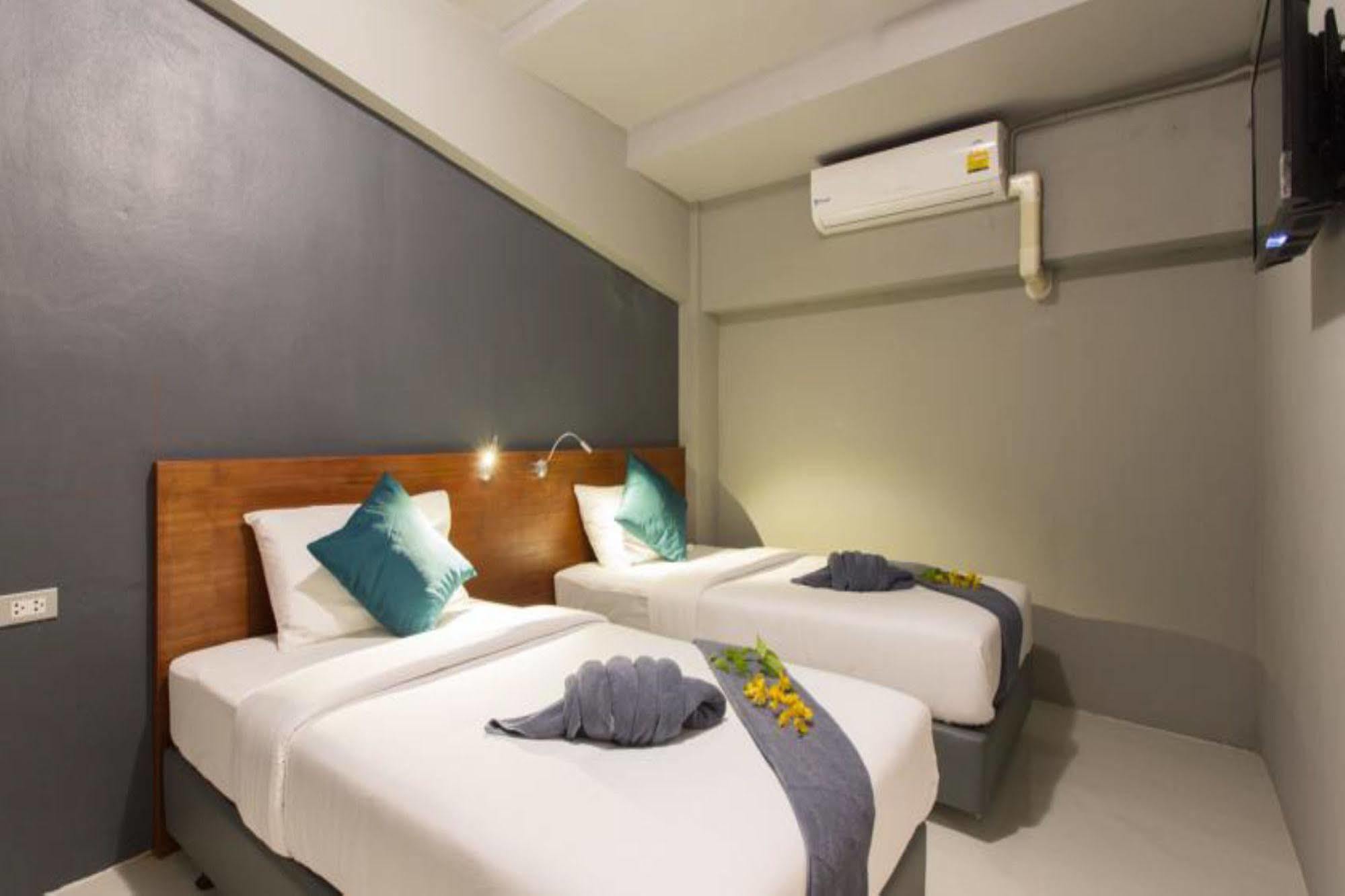 Holiday Station Hostel Krabi Luaran gambar