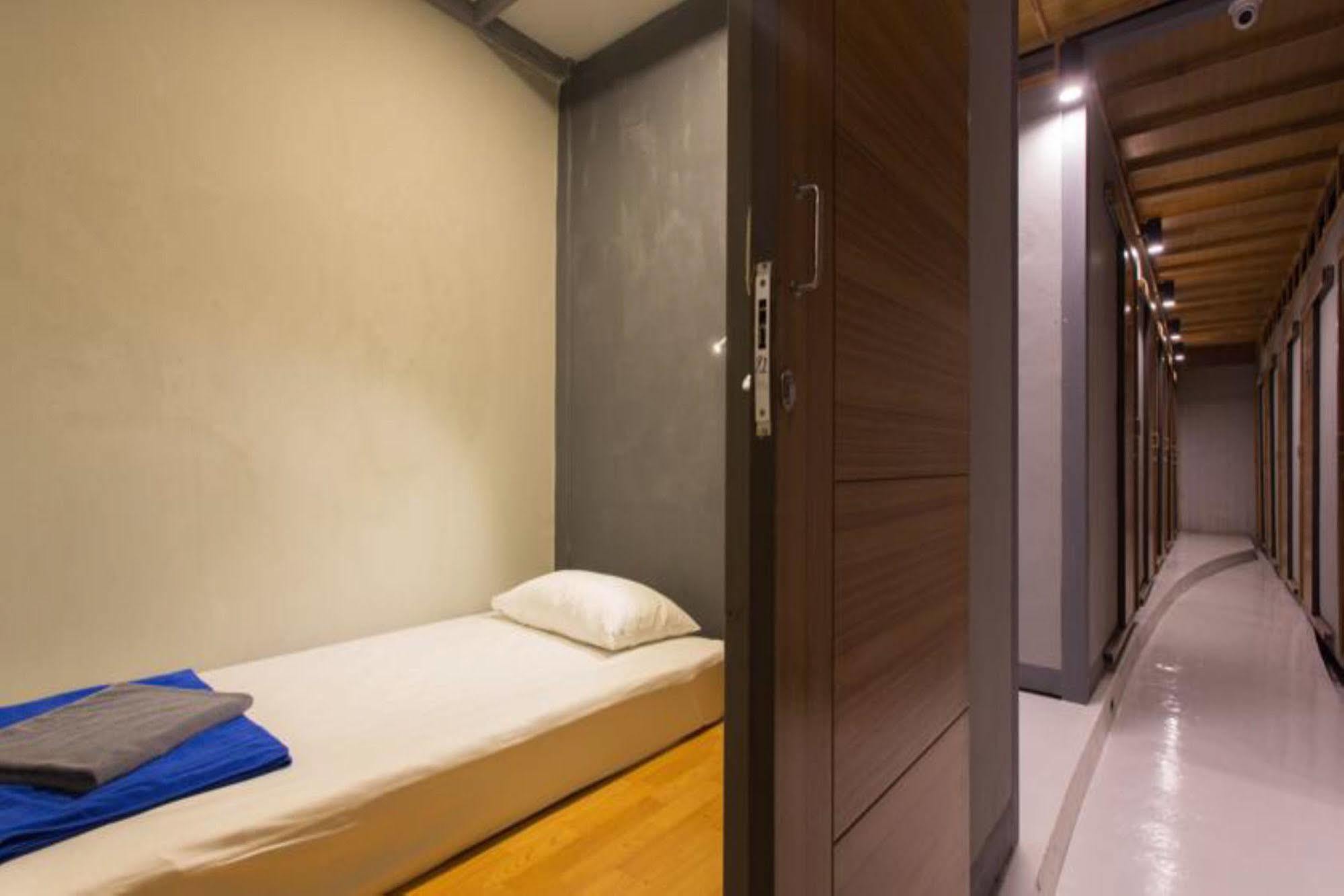 Holiday Station Hostel Krabi Luaran gambar