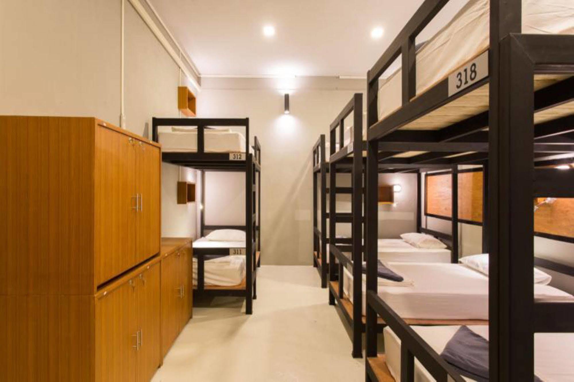 Holiday Station Hostel Krabi Luaran gambar